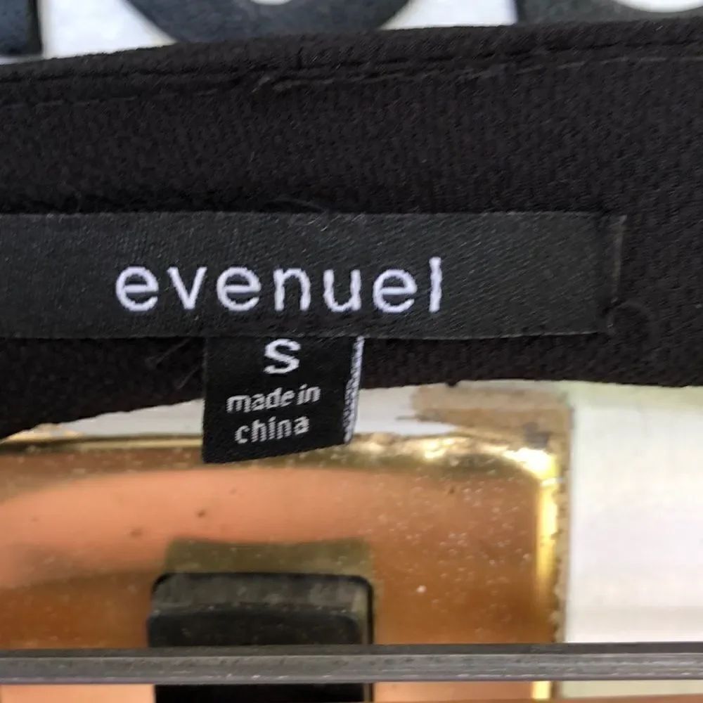 Evenuel Top   - Picture 3 of 5